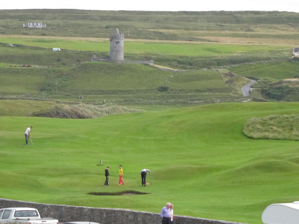 Pier House Bed and Breakfast Doolin Esterno foto