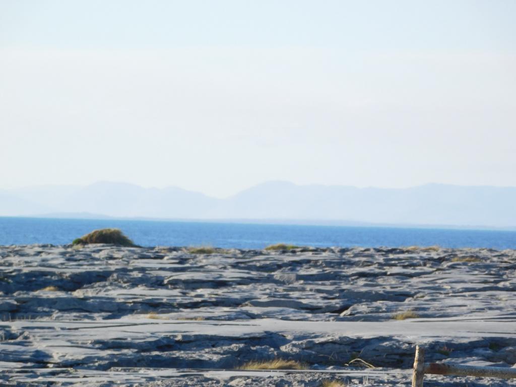 Pier House Bed and Breakfast Doolin Esterno foto